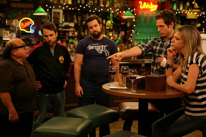 It's Always Sunny in Philadelphia - Chardee MacDennis: The Game of Games - De la película - Danny DeVito, Charlie Day, Rob McElhenney, Glenn Howerton, Kaitlin Olson