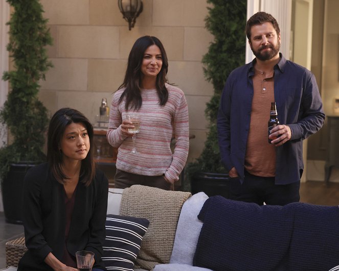 A Million Little Things - Family First - Photos - Grace Park, Floriana Lima, James Roday Rodriguez