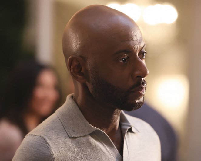 A Million Little Things - Family First - Z filmu - Romany Malco