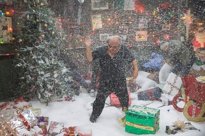 Felhőtlen Philadelphia - A Very Sunny Christmas - Filmfotók - Danny DeVito