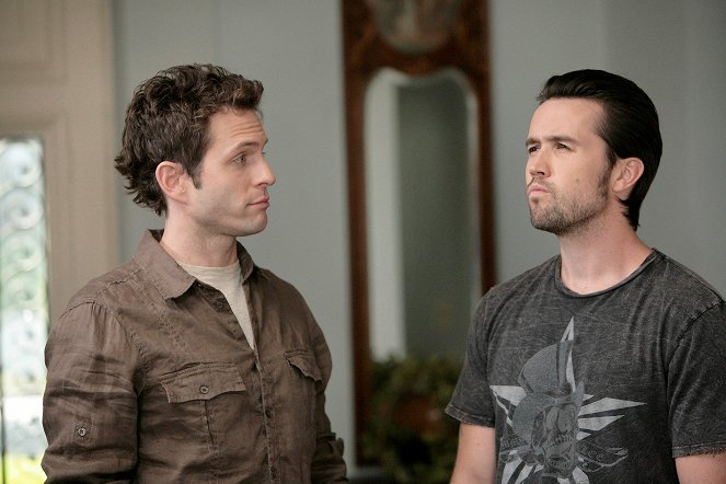 It's Always Sunny in Philadelphia - Season 3 - Dennis and Dee's Mom Is Dead - Photos - Glenn Howerton, Rob McElhenney