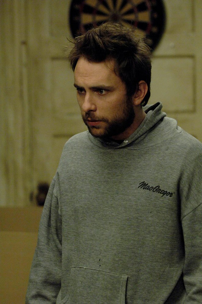 It's Always Sunny in Philadelphia - Dennis Looks Like a Registered Sex Offender - Photos - Charlie Day