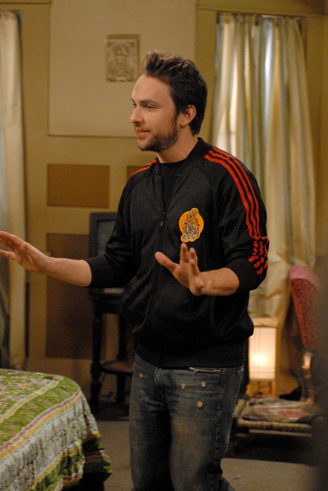 It's Always Sunny in Philadelphia - The Gang Gives Back - Photos - Charlie Day