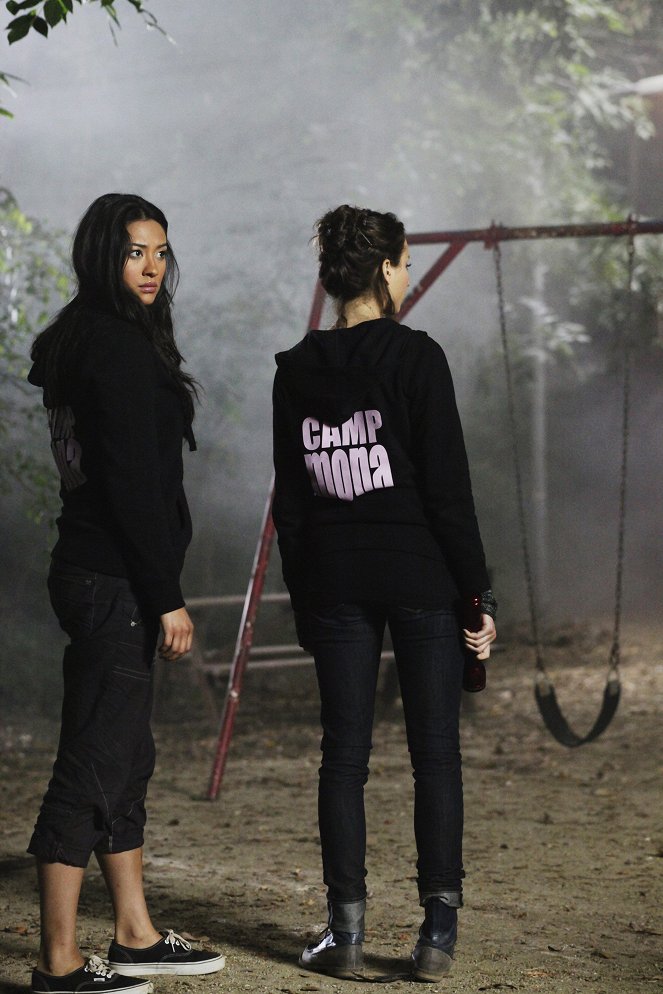 Pretty Little Liars - Je vous vois - Film - Shay Mitchell