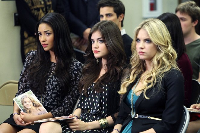 Pretty Little Liars - Please, Do Talk About Me When I'm Gone - Photos - Shay Mitchell, Lucy Hale, Ashley Benson