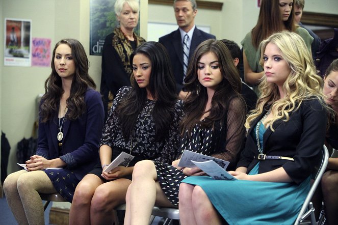 Pretty Little Liars - Please, Do Talk About Me When I'm Gone - Photos - Troian Bellisario, Shay Mitchell, Lucy Hale, Ashley Benson