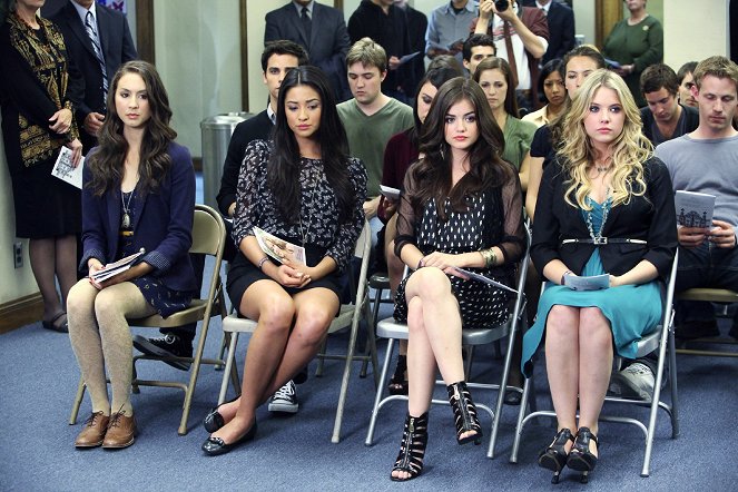 Pretty Little Liars - Please, Do Talk About Me When I'm Gone - Photos - Troian Bellisario, Shay Mitchell, Lucy Hale, Ashley Benson