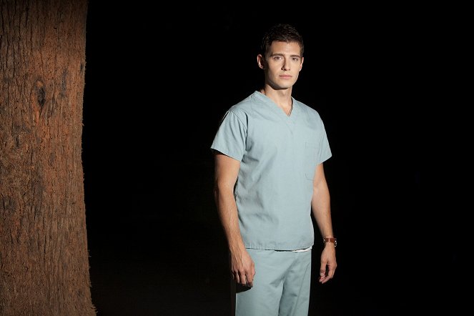 Pretty Little Liars - Season 2 - My Name Is Trouble - Photos - Julian Morris