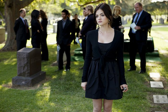 Pretty Little Liars - The Devil You Know - Photos - Lucy Hale