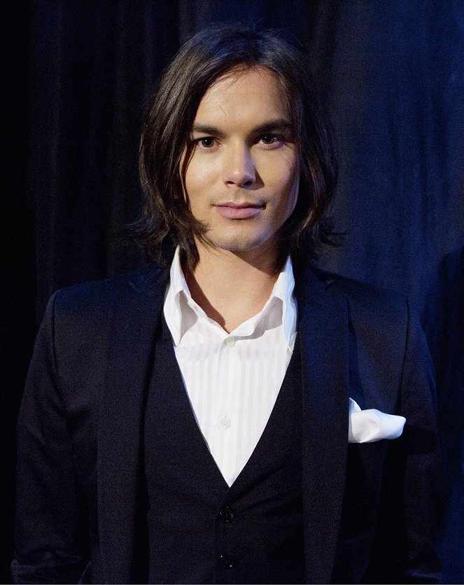 Pretty Little Liars - Season 2 - Schrecken ohne Ende - Werbefoto - Tyler Blackburn