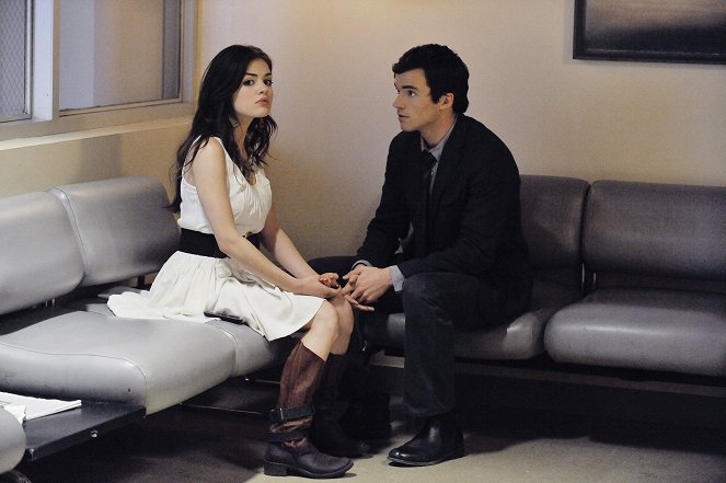 Pretty Little Liars - Save the Date - Photos - Lucy Hale, Ian Harding