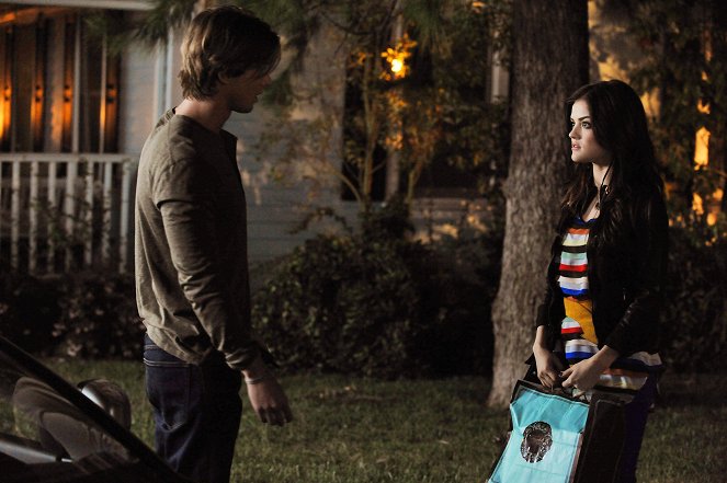 Pretty Little Liars - Picture This - Photos - Drew Van Acker, Lucy Hale
