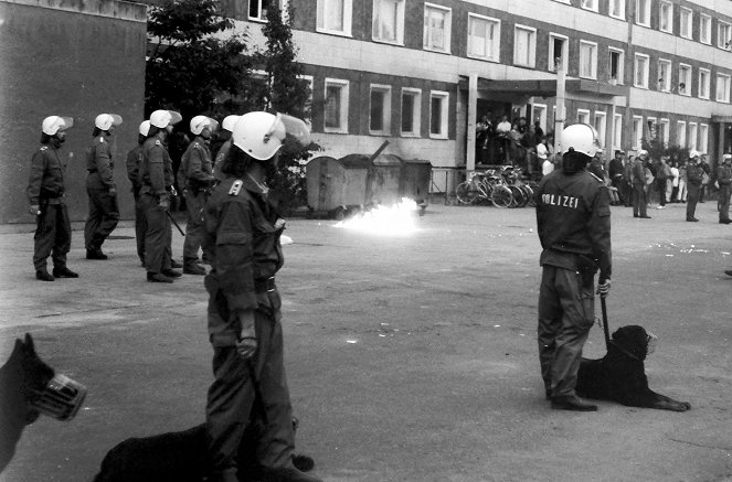 Hoyerswerda '91 - Eine Stadt, die Gewalt und ihre Aufarbeitung - Z filmu
