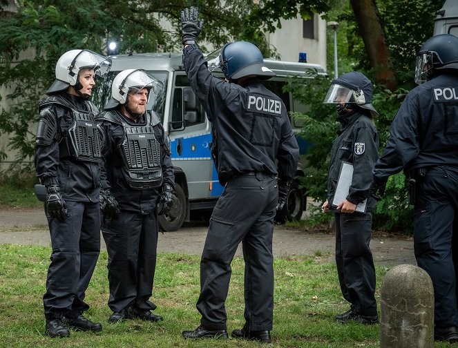 Die Job-Touristen: Wir lernen jetzt was Richtiges - Photos