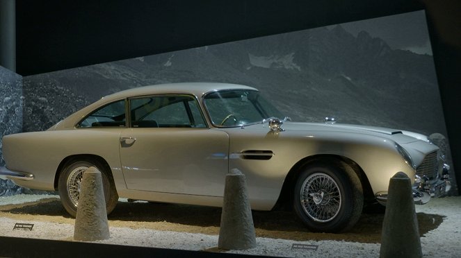 Aston Martin - So British - Photos