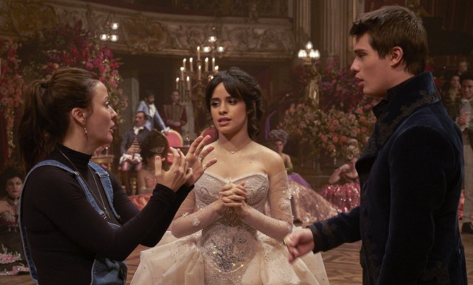 Cinderella - Van de set - Kay Cannon, Camila Cabello, Nicholas Galitzine
