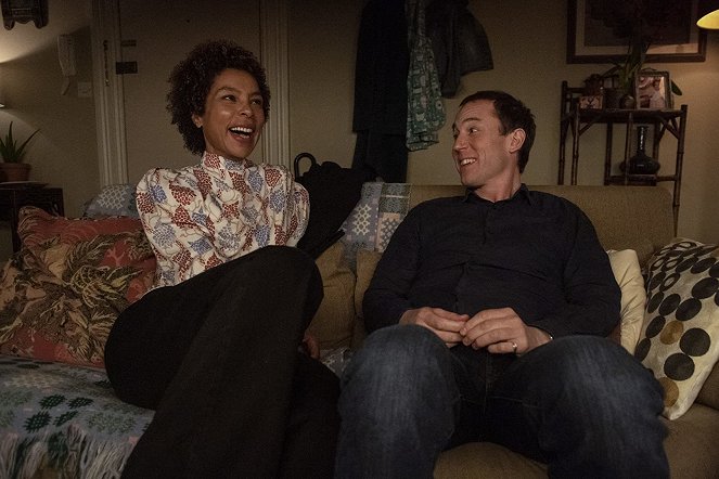 Modern Love - Second Embrace, with Hearts and Eyes Open - Photos - Sophie Okonedo, Tobias Menzies
