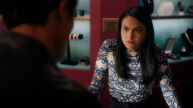 Riverdale - Chapter Ninety-Two: Band of Brothers - Photos - Camila Mendes