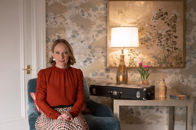 Only Murders in the Building - The Sting - Photos - Amy Ryan