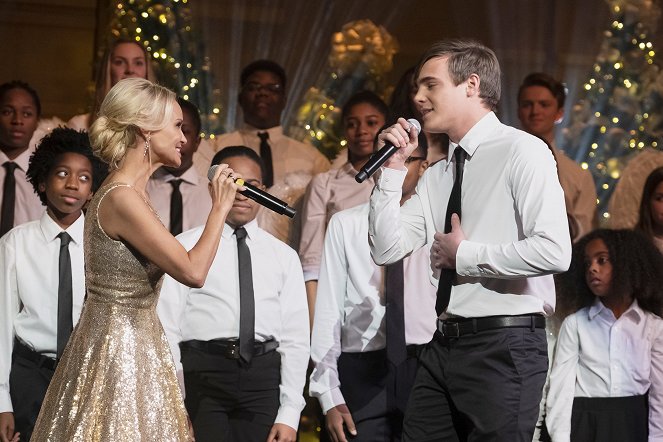 The Christmas Song - Photos - Kristin Chenoweth, Kevin Quinn