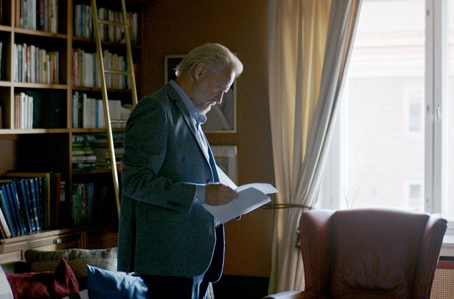Man in Room 301 - Kirje - Film