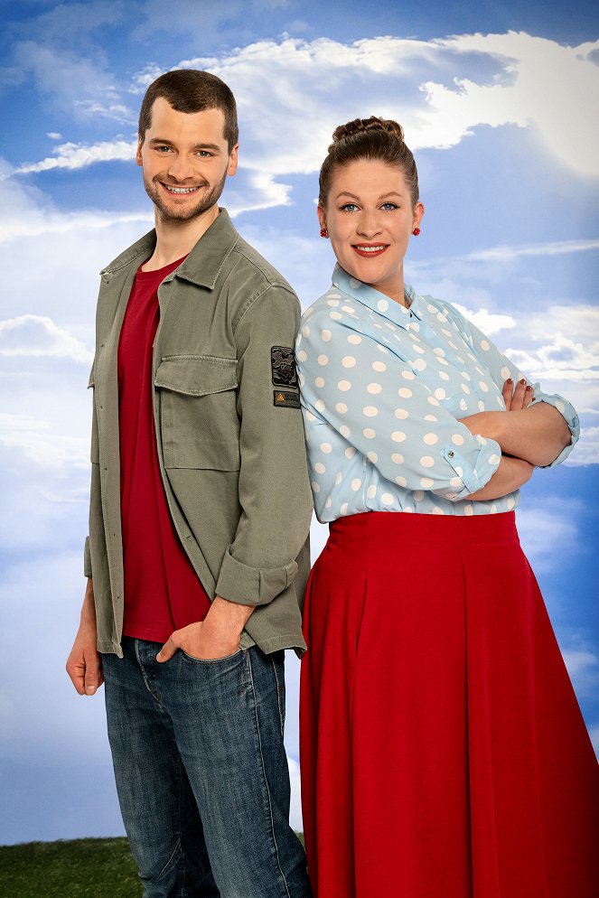 Walking on Sunshine - Season 3 - Promo - Aaron Karl, Selina Graf