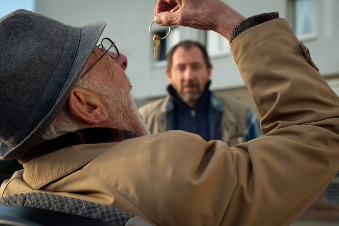 Mein Freund, das Ekel - Bei Kuntzes auf dem Sofa - Photos - Dieter Hallervorden