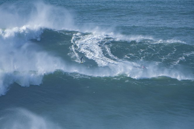 100 Foot Wave - Kuvat elokuvasta