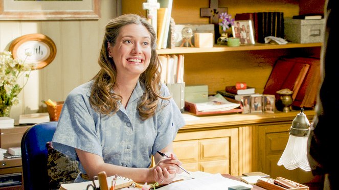 Young Sheldon - A Box of Treasure and the Meemaw of Science - Van film - Zoe Perry
