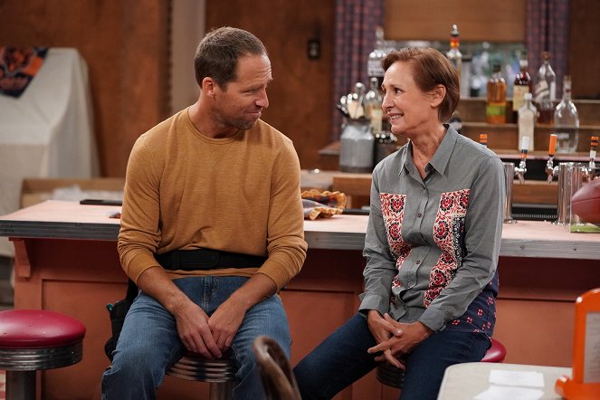 The Conners - Season 4 - Education, Corruption, and Damnation - Photos - Nat Faxon, Laurie Metcalf