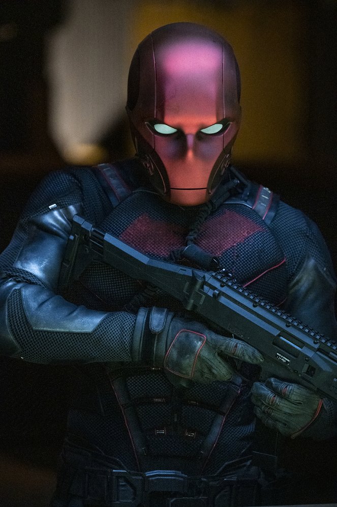 Titans - Red Hood - Photos - Curran Walters