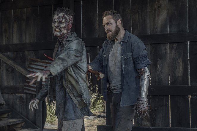 The Walking Dead - Sous les cendres - Film - Ross Marquand