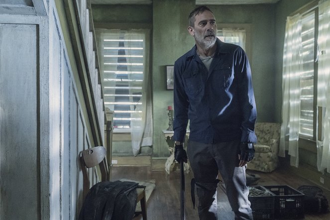 The Walking Dead - Out of the Ashes - Photos - Jeffrey Dean Morgan