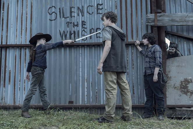 The Walking Dead - Aus der Asche - Filmfotos - Cailey Fleming