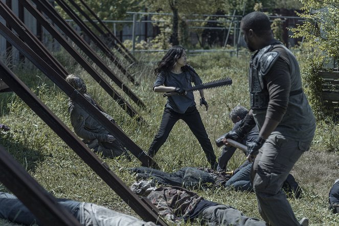 The Walking Dead - Out of the Ashes - Photos - Christian Serratos