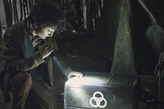 The Walking Dead: Mi vagyunk a világvége - Family Is a Four Letter Word - Filmfotók - Nicolas Cantu