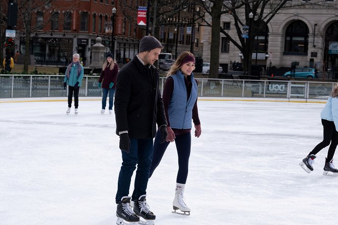 Christmas on Ice - Do filme - Ryan Cooper, Abigail Klein