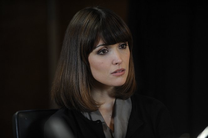 Damages - Season 5 - There's Something Wrong with Me - Photos - Rose Byrne