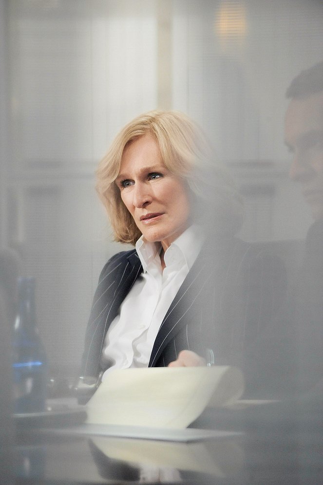Damages - The Dog Is Happier Without Her - Van film - Glenn Close
