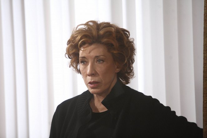 Patty Hewes - nebezpečná advokátka - Série 3 - You Haven't Replaced Me - Z filmu - Lily Tomlin