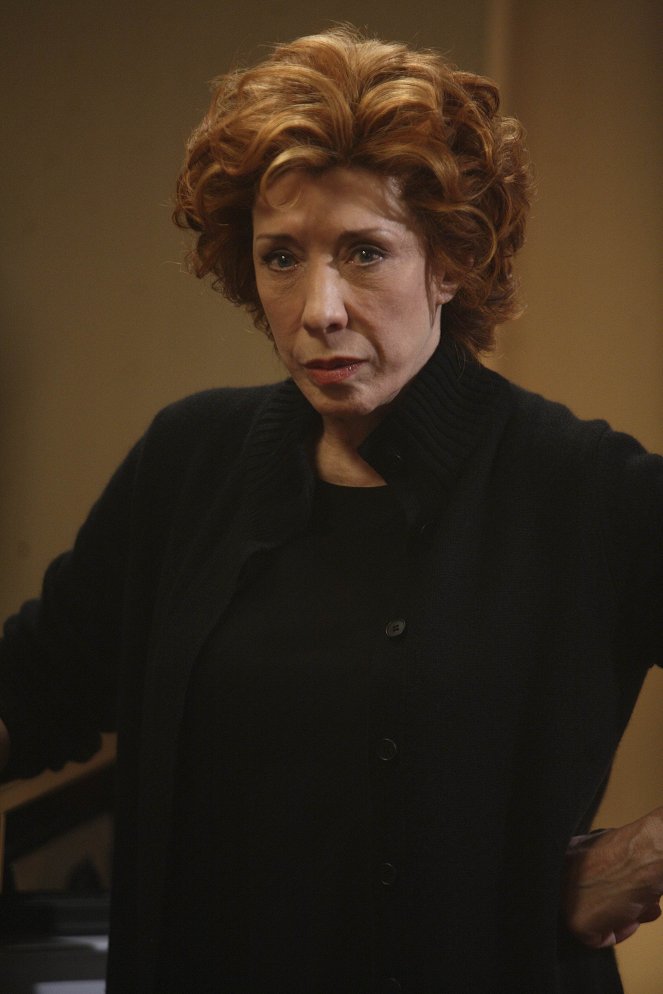 Damages - Season 3 - You Haven't Replaced Me - Photos - Lily Tomlin