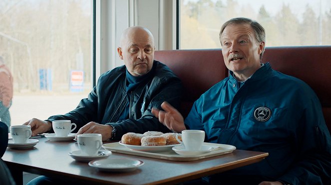 Karuselli - Hillo-Eki - De la película - Rauno Ahonen, Kari Hietalahti