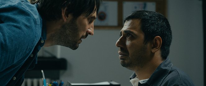 Neidentificat - Van film - Bogdan Farcaș, Dragoș Dumitru