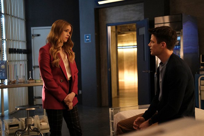 The Flash - P.O.W. - Photos - Danielle Panabaker, Grant Gustin