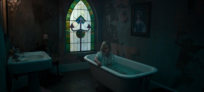 The Blazing World - Filmfotók - Carlson Young