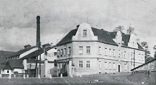 Industrie - Továrna na republiku - De la película