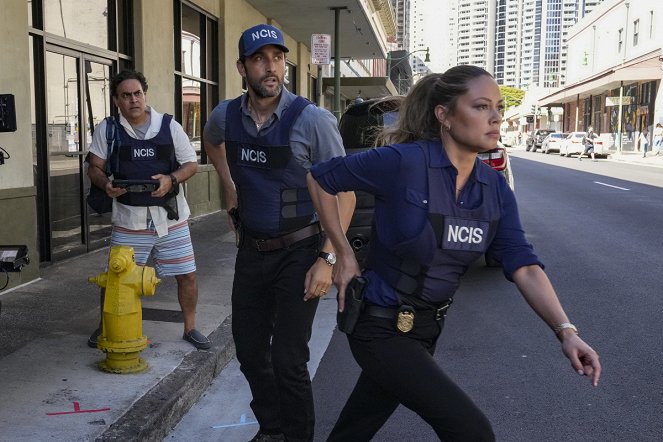 NCIS: Hawai'i - Räjähdys - Kuvat kuvauksista - Jason Antoon, Noah Mills, Vanessa Lachey