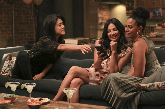 A Million Little Things - Game Night - Photos - Grace Park, Floriana Lima, Christina Moses