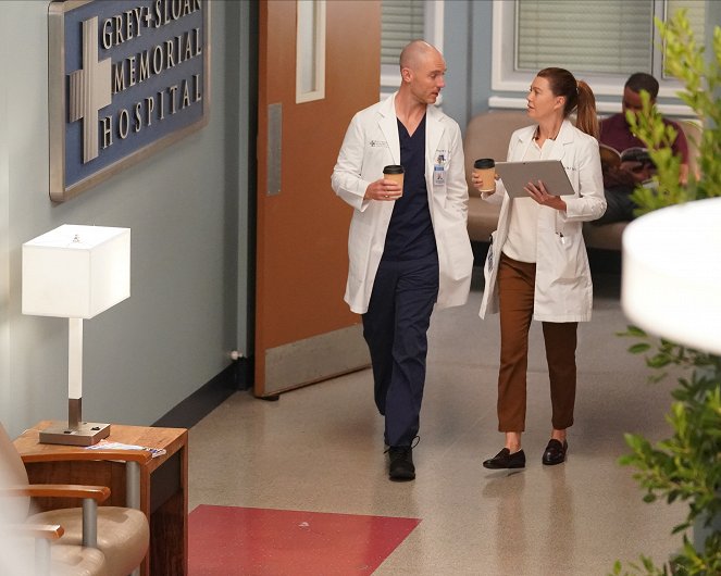 Grey's Anatomy - Season 18 - Hotter Than Hell - Photos - Richard Flood, Ellen Pompeo