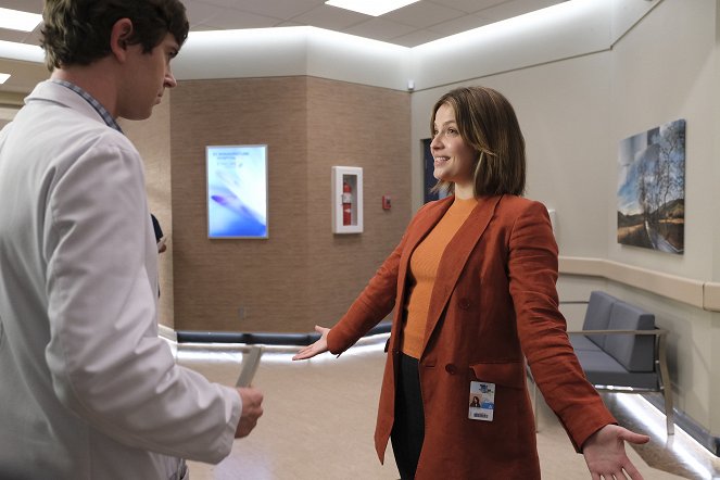 The Good Doctor - Piece of Cake - Photos - Freddie Highmore, Paige Spara